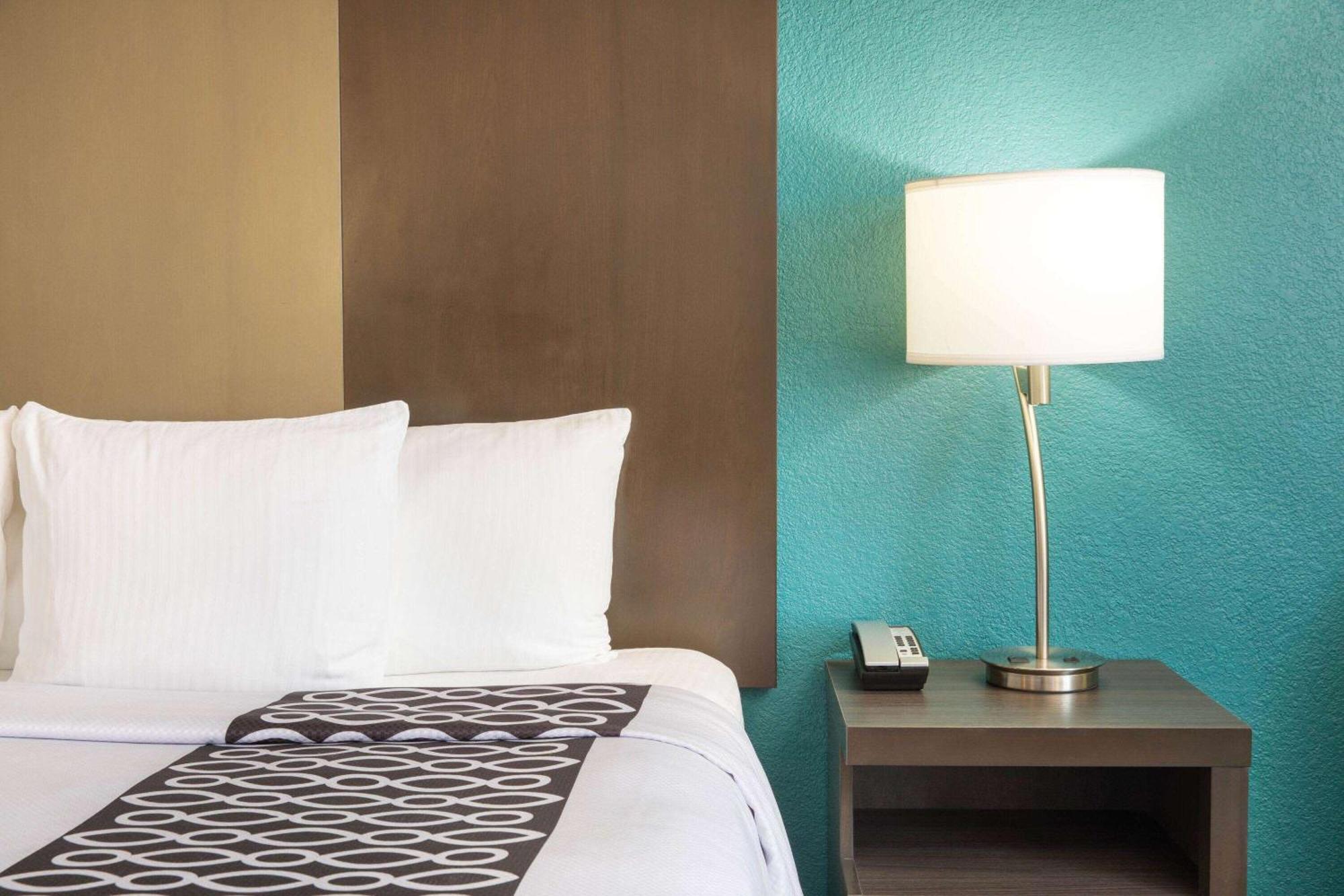 Hotel La Quinta By Wyndham Atlanta Airport North College Park