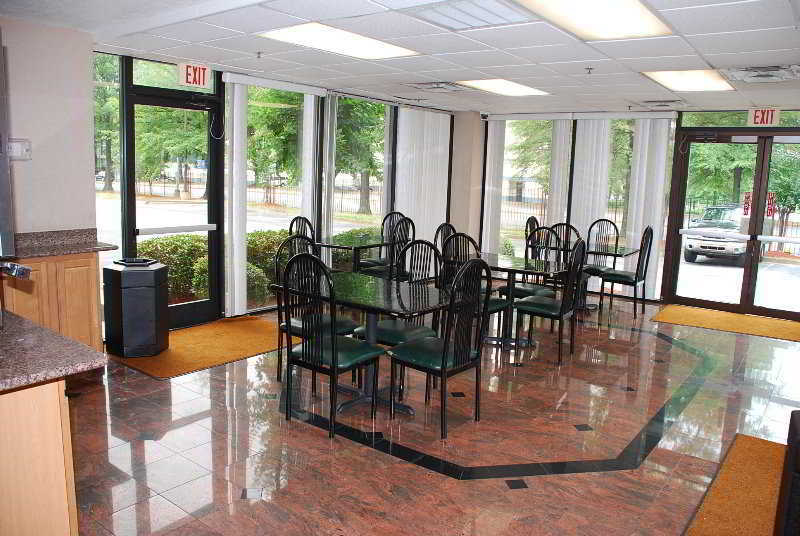 Hotel La Quinta By Wyndham Atlanta Airport North 3*