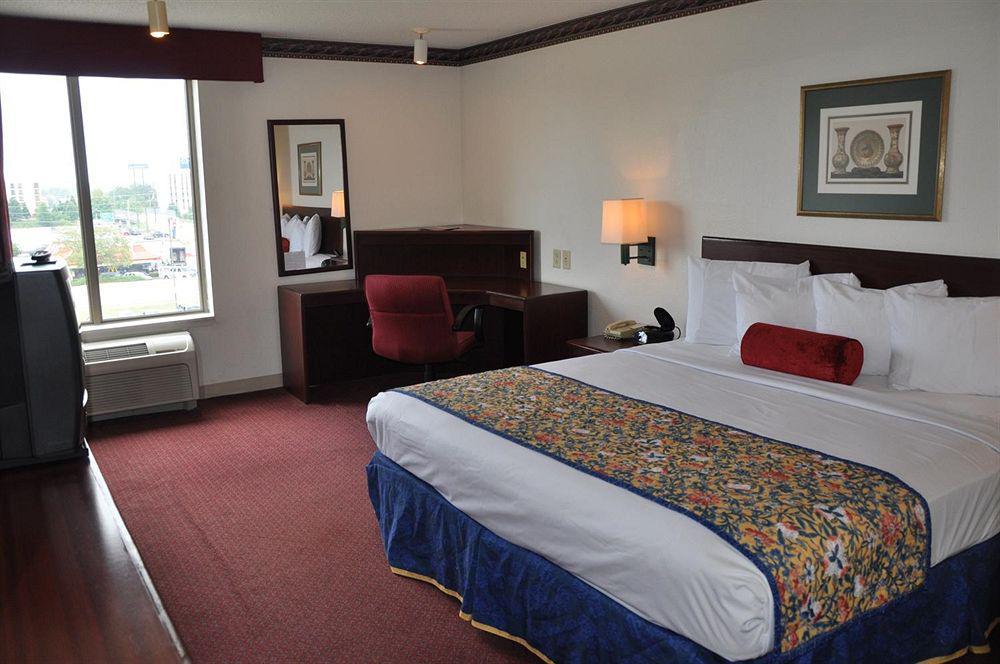 La Quinta By Wyndham Atlanta Airport North 3*