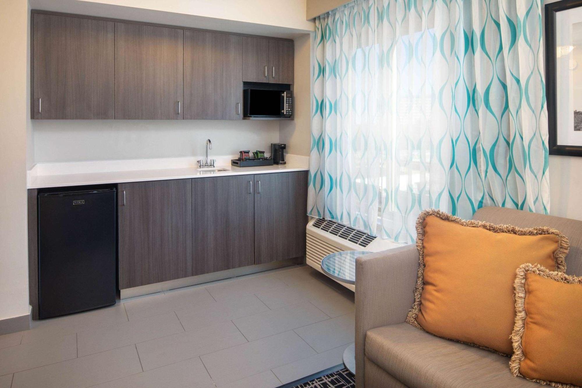 Hotel La Quinta By Wyndham Atlanta Airport North 3*