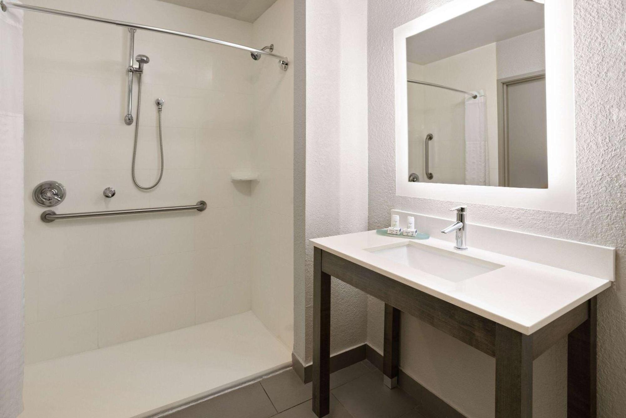 La Quinta By Wyndham Atlanta Airport North Hotel