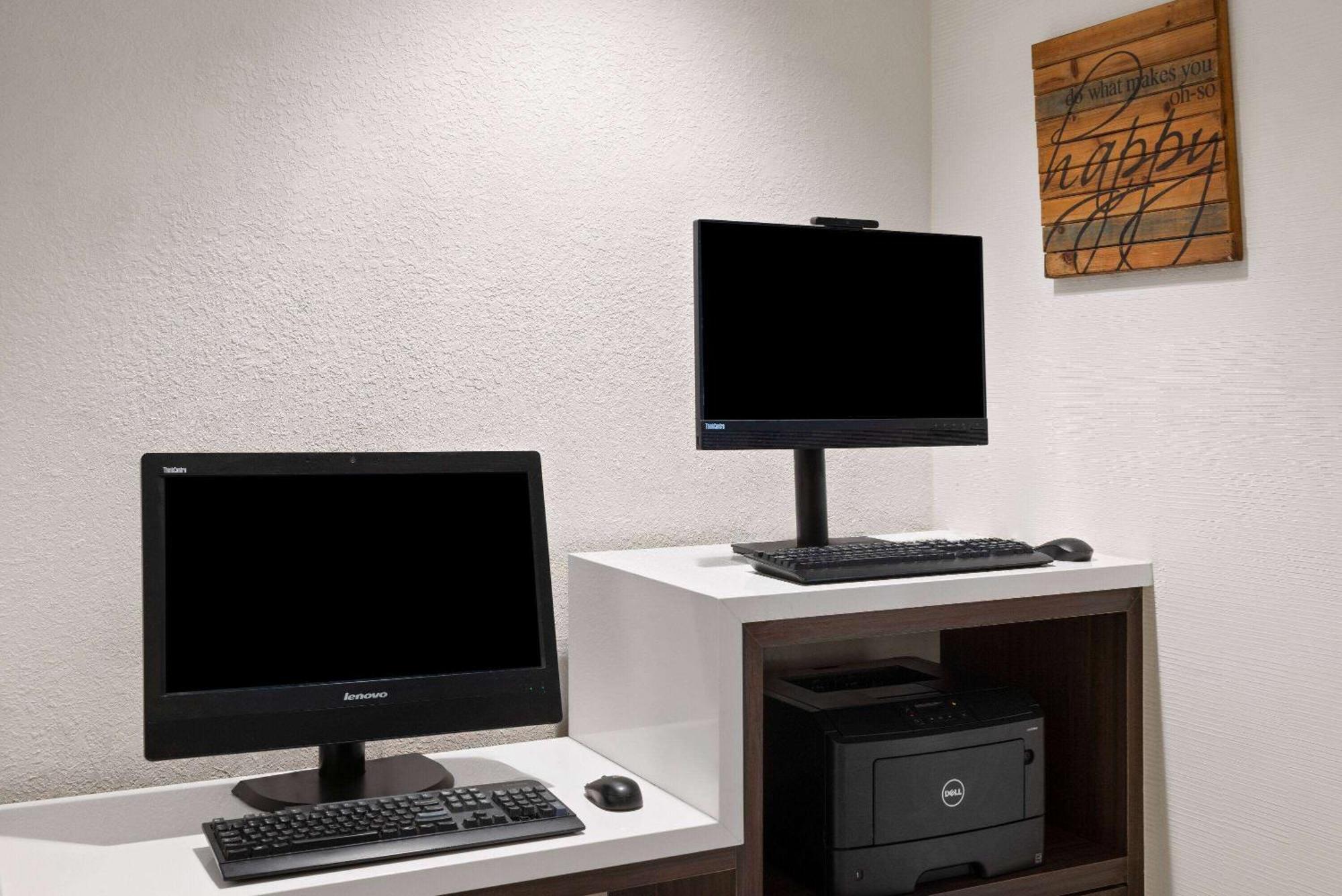 Hotel La Quinta By Wyndham Atlanta Airport North 3*